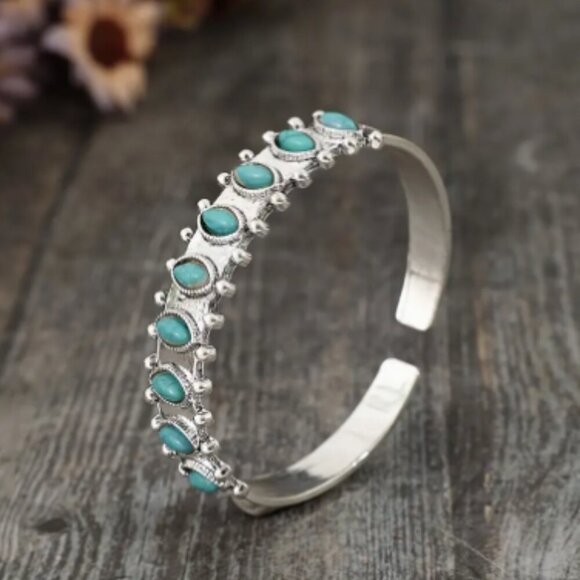 Silver plated Turquoise Howlite stone Bracelet - Adjustable size - Picture 1 of 3